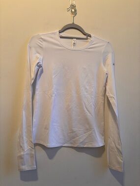 ALO Yoga White Long Sleeve Crewneck Top